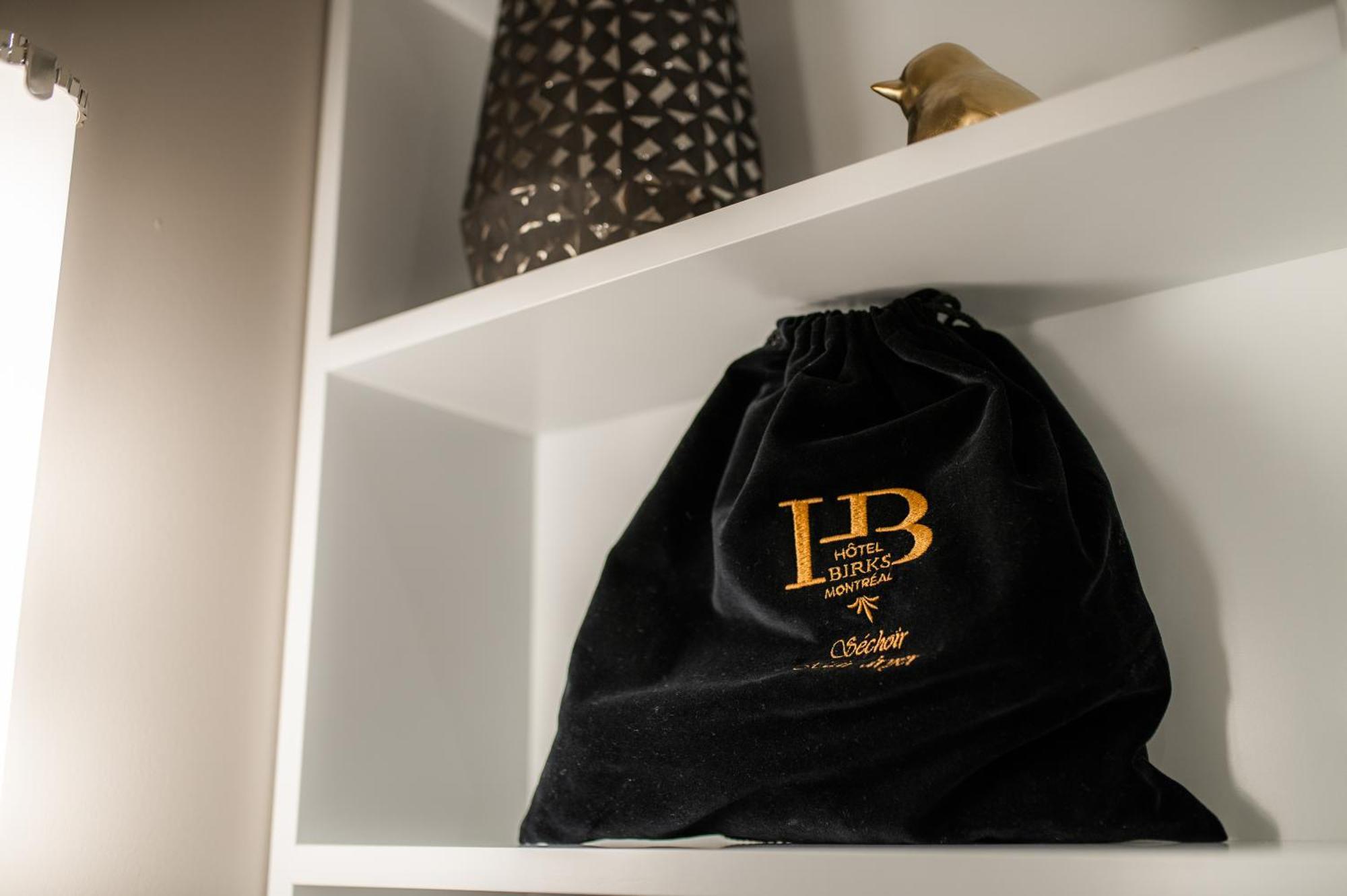Classic Room 1 King Bed