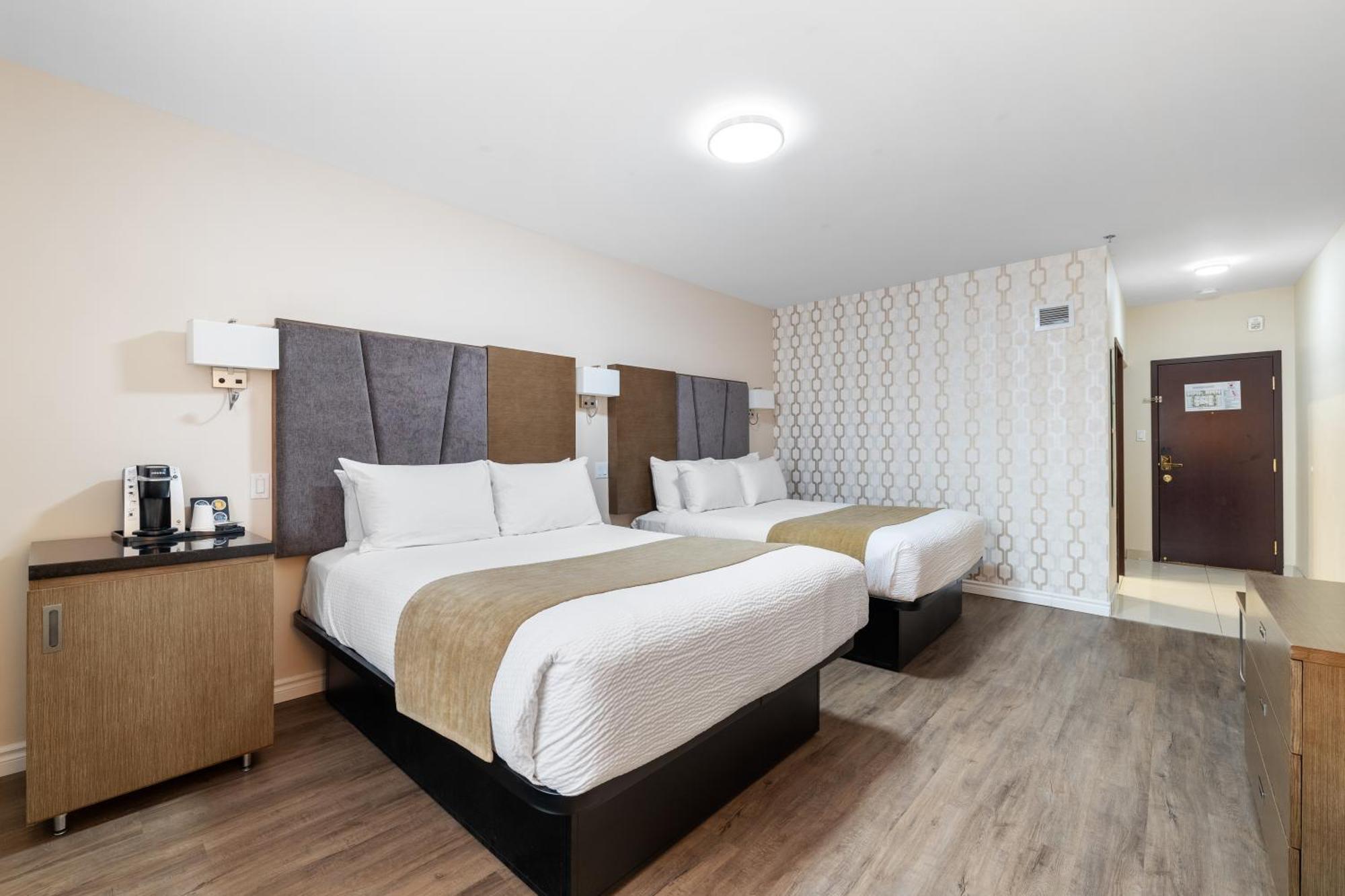Quadruple Room Two Queen Beds Non Smoking