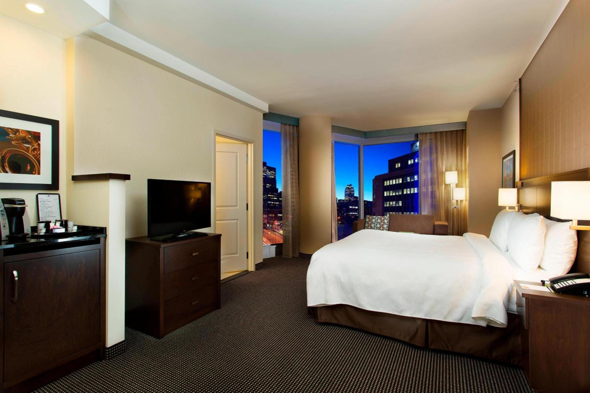 Chambre Lit King-Size avec Canapé-Lit