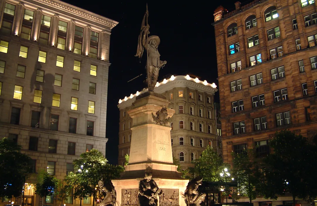Holiday Inn Montreal Centre Ville Downtown By Ihg-1